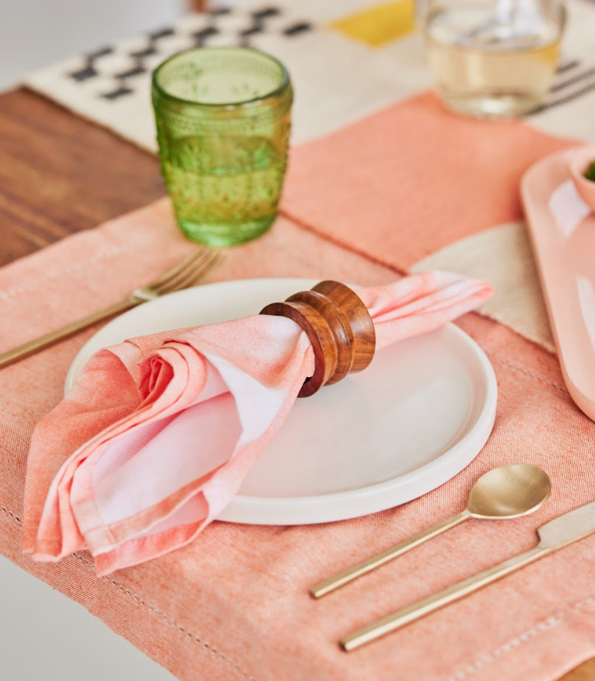 Peachy Watercolor Table Napkins (Set of 4), 19 Inch