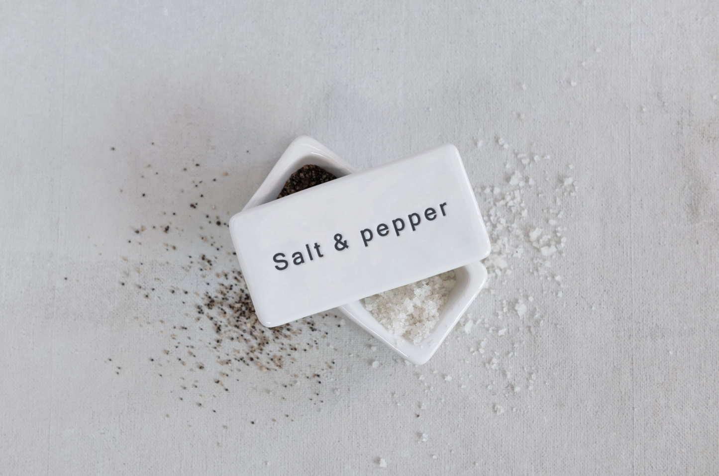 Stoneware Pinch Pot with Lid "Salt and Pepper"
