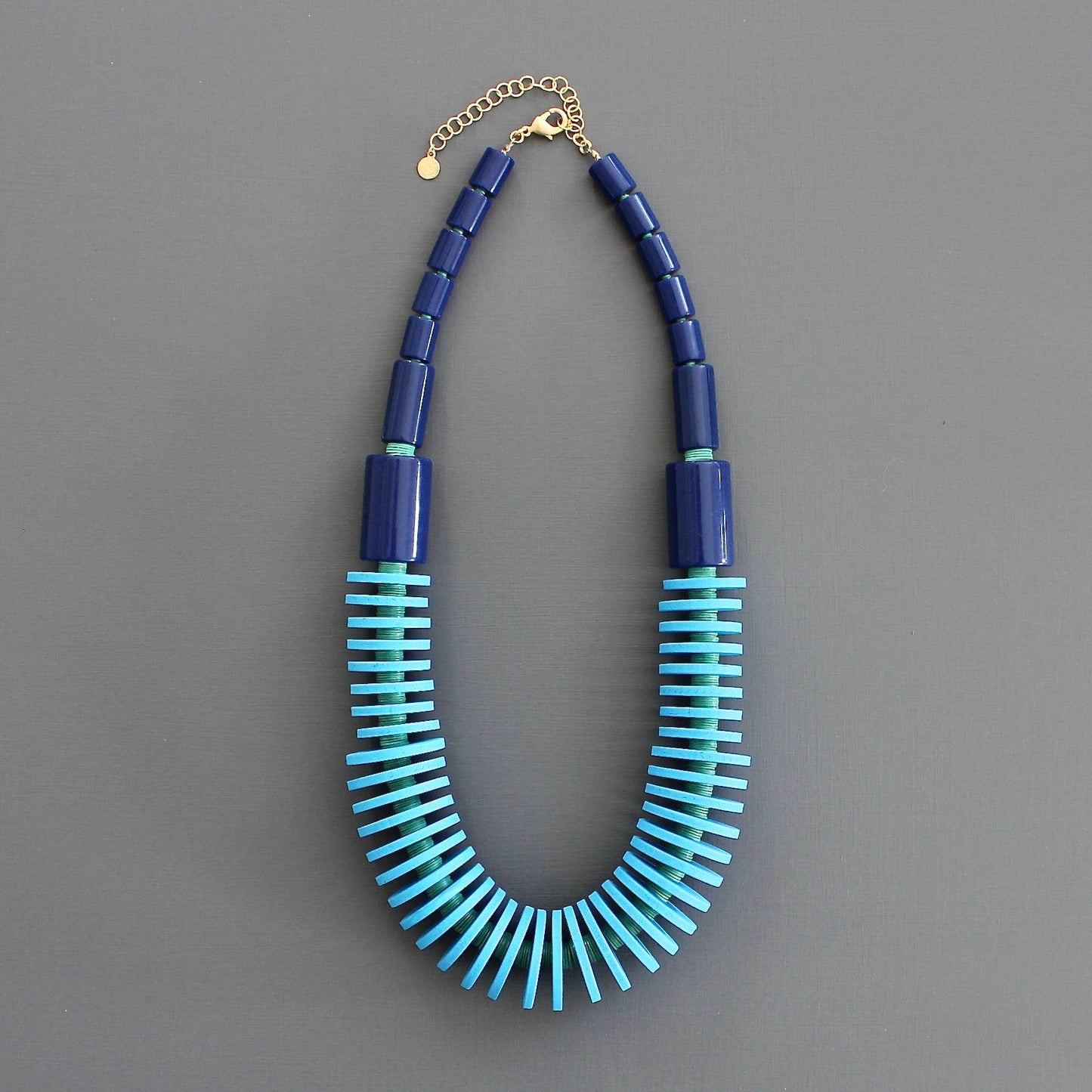KYL322 Capri blue wood and acrylic necklace