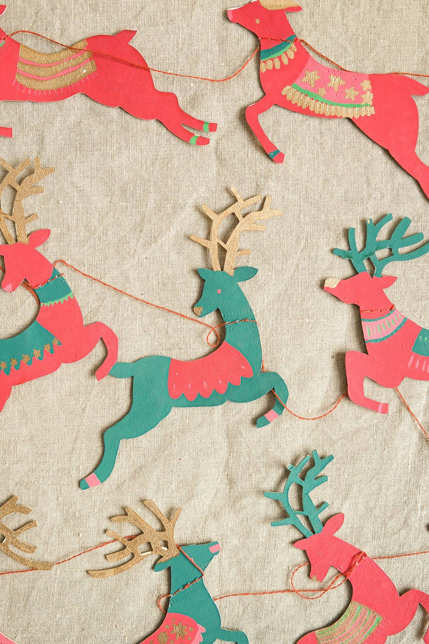 BRIGHT REINDEER SEWN GARLAND