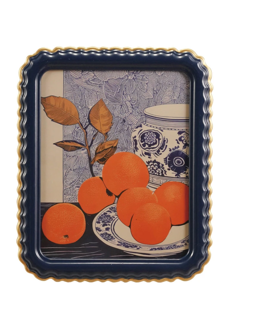 Scalloped Photo Frame w/ Gold Finish Edge