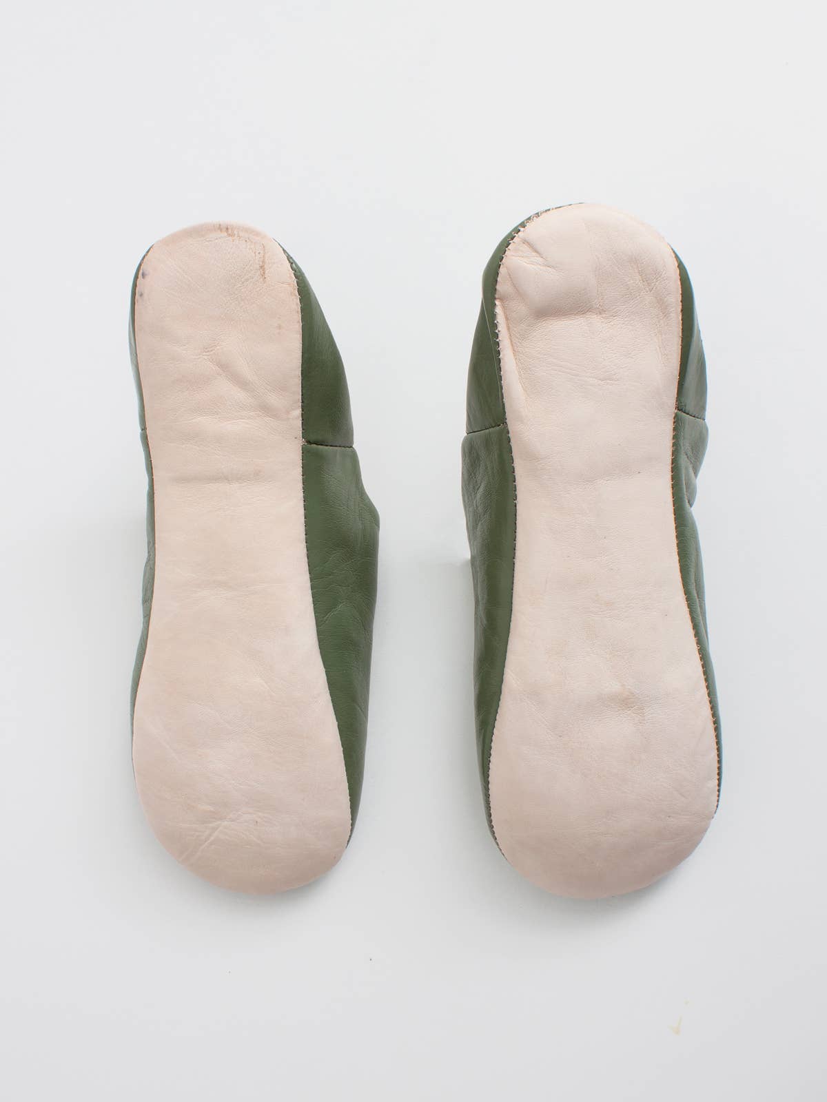 Moroccan Men's Babouche Slippers, Olive