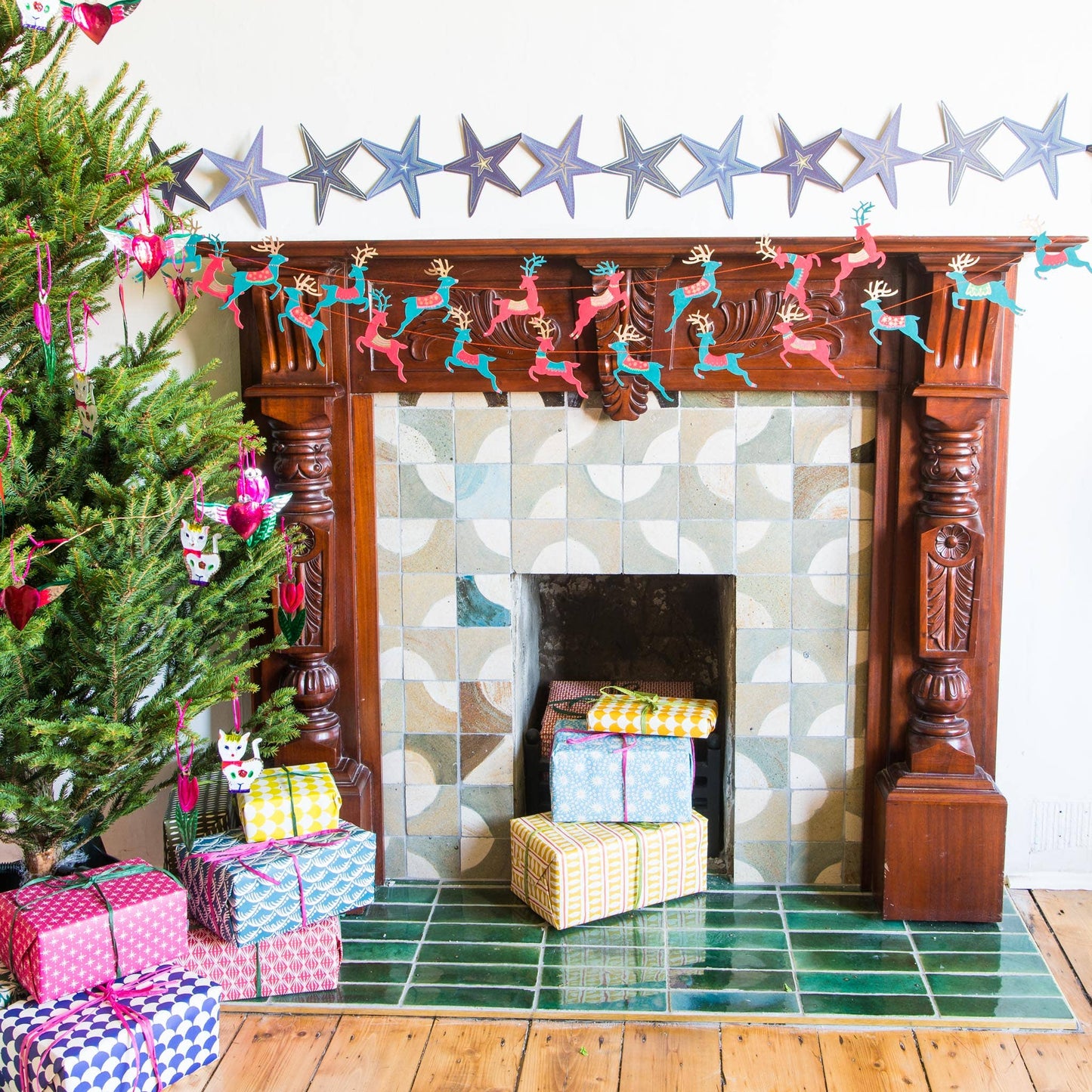 BRIGHT REINDEER SEWN GARLAND