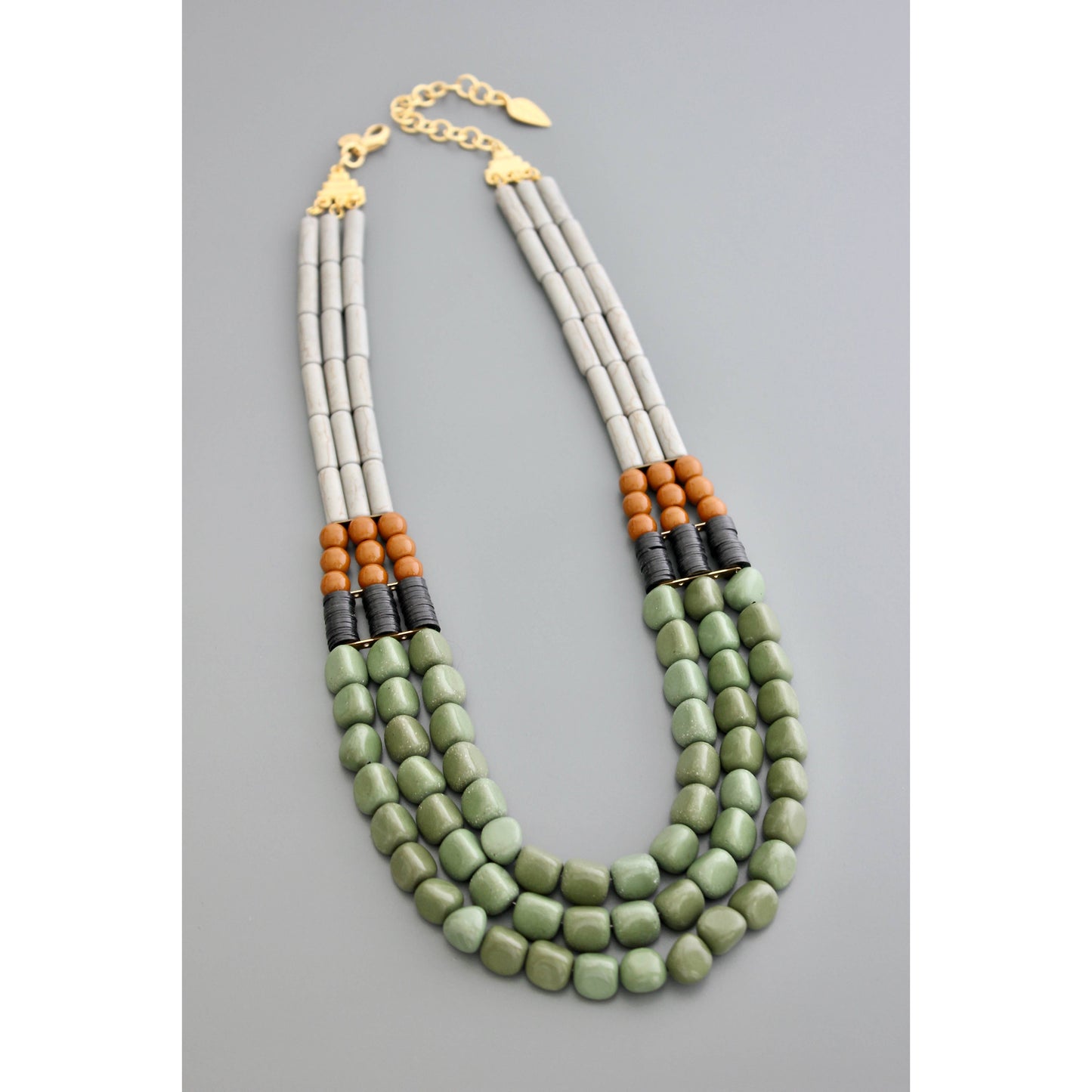 FER221 Three strand gray and green necklace.